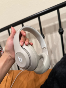 Beats Studio Pro - Premium Wireless Noise Cancelling Headphones with Spatial Audio, 40-Hour Battery, and All-Day Comfort photo review