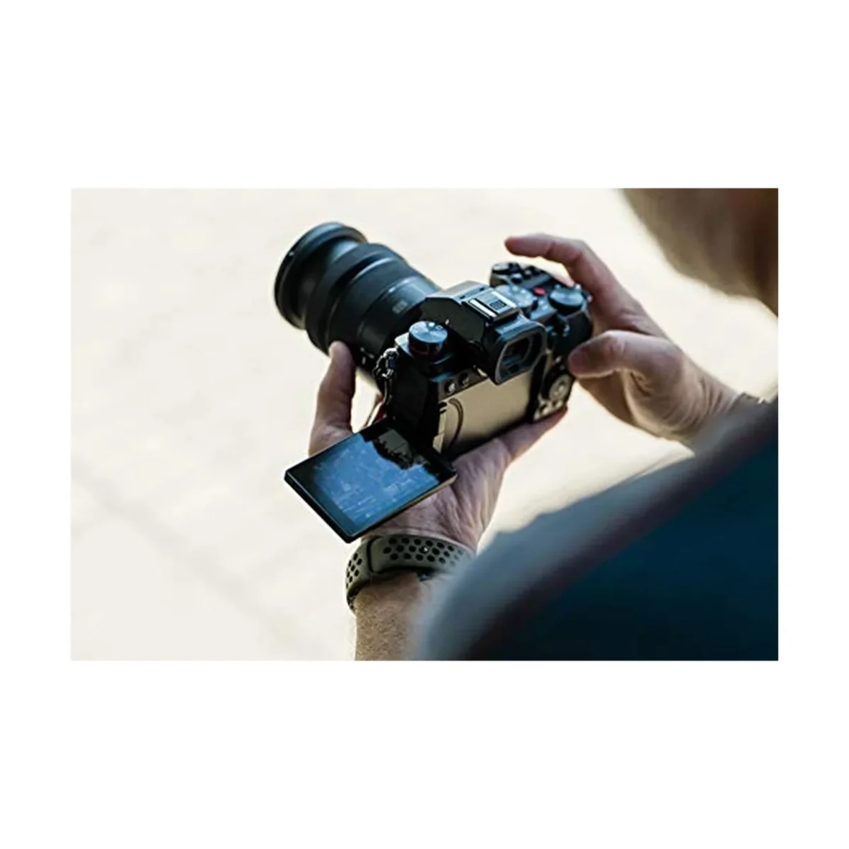 Panasonic Lumix DC-S5 Mirrorless Digital Camera with 20-60mm F3.5-5.6 Lens + Lumix S 50 f1.8 (S-S50) - Image 4